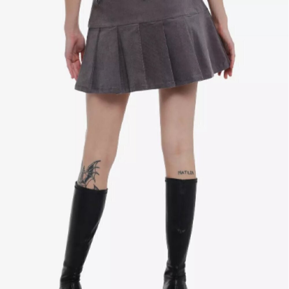 Hot Topic Social Collision Dark Grey Corduroy Low Rise Pleated Skirt Large - Picture 2 of 8
